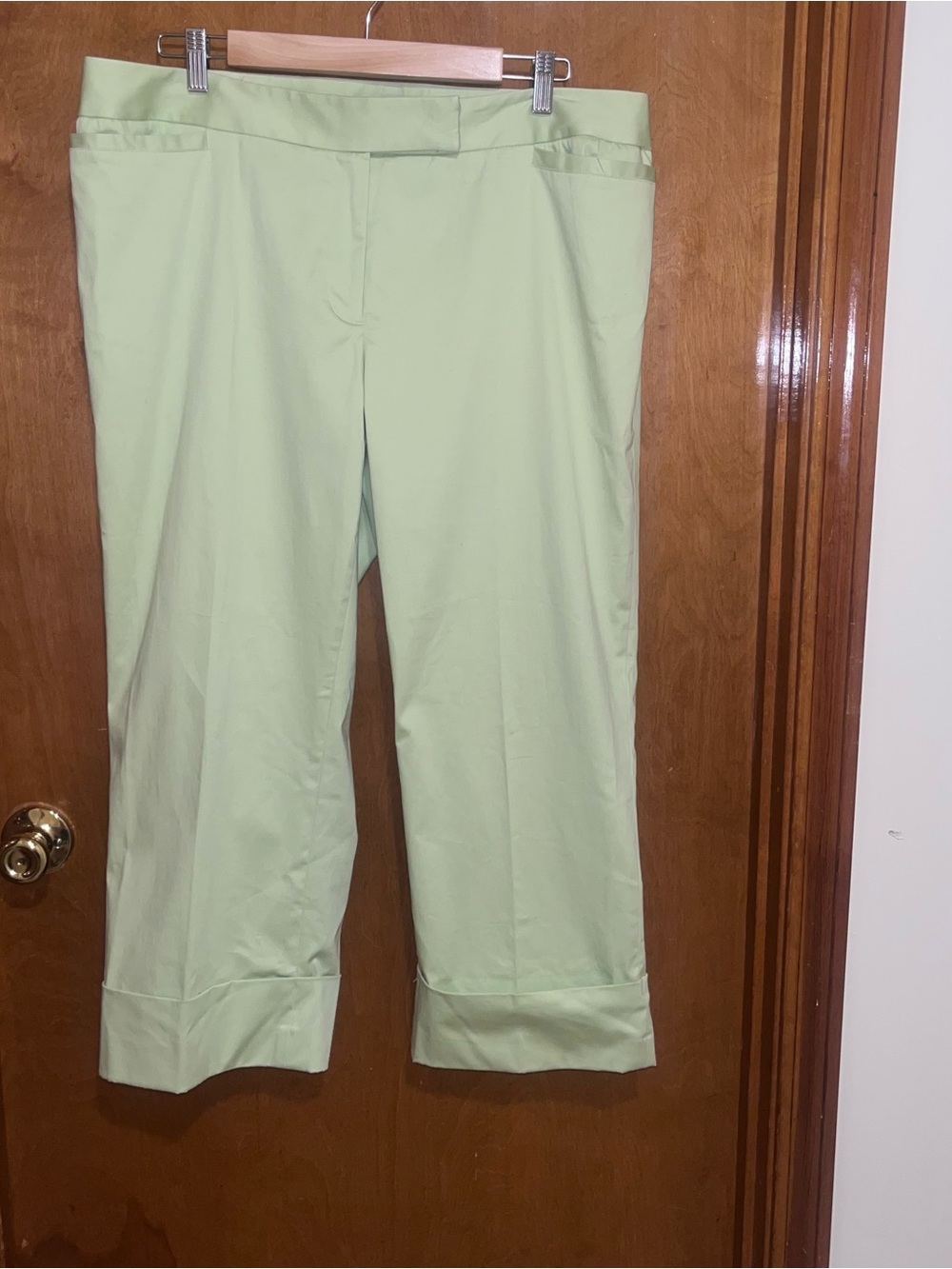 Lane Bryant Light Green Crop Straight-Leg Pants b52/c-6/5-36